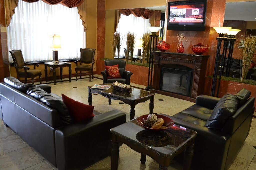 Ramada By Wyndham Newburgh/West Point Hotell Exteriör bild